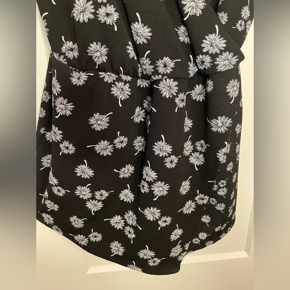 Urban Outfitters Romper - Picture 3 of 8